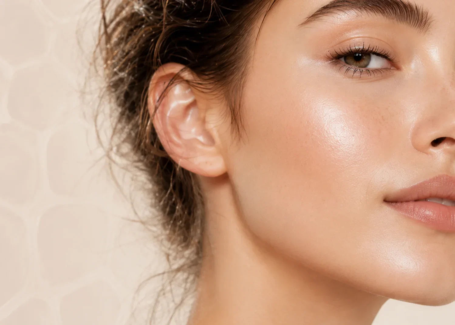 Skin Longevity Nedir? Anti-Aging’den Daha Bütünsel Bir Cilt Bakım Yaklaşımı